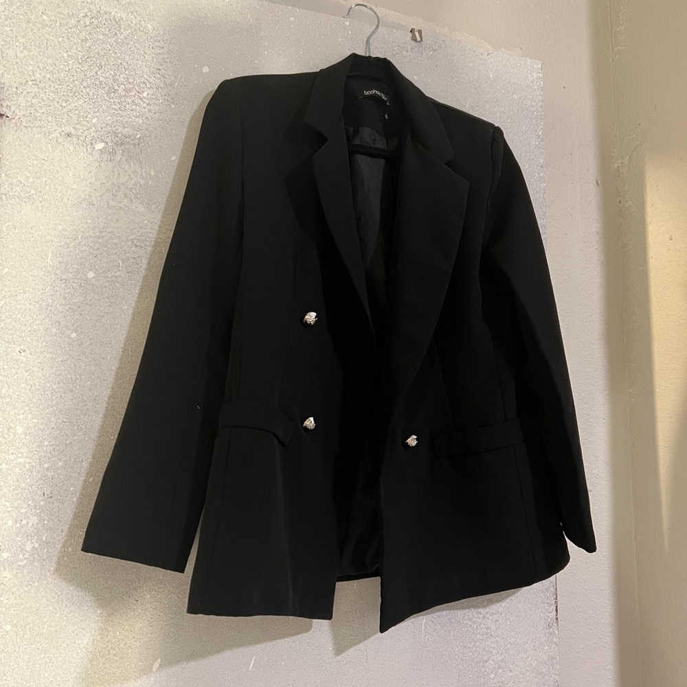 BOOHOO BLACK BLAZER✨
